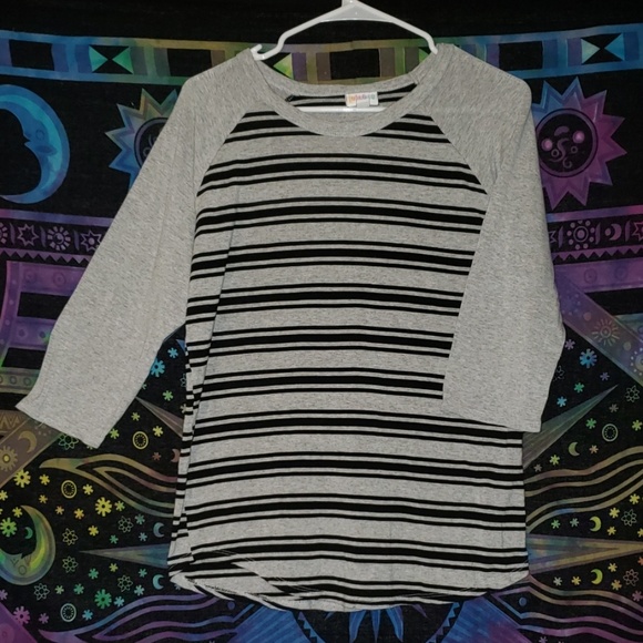 LuLaRoe Tops - LuLaRoe raglan baseball striped tee